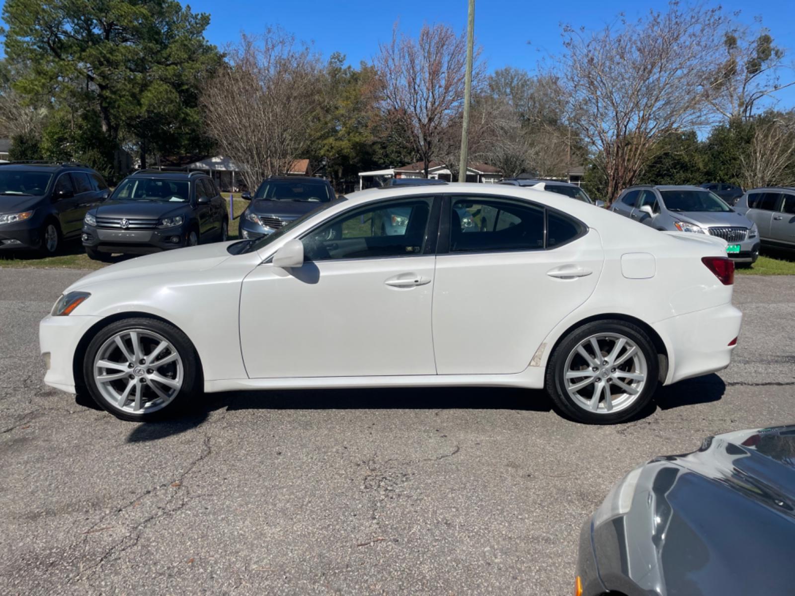 2007 WHITE LEXUS IS 250 BASE (JTHBK262372) with an 2.5L engine, Automatic transmission, located at 5103 Dorchester Rd., Charleston, SC, 29418-5607, (843) 767-1122, 36.245171, -115.228050 - Clean interior with Leather, Sunroof, 6-Disc CD/AUX/Sat, Dual Climate Control, Heated/Memory Seats, Push Button Start, Keyless Entry, Alloy Wheels. Certified One Owner!! 142k miles Located at New Life Auto Sales! 2023 WINNER for Post & Courier's Charleston's Choice Pre-owned Car Dealer AND 2018-202 - Photo #3